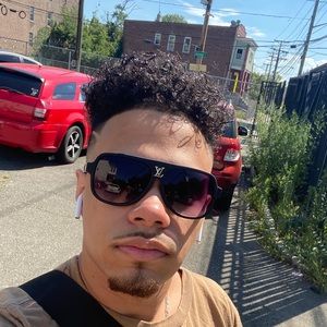 Meet your Posher, Luis